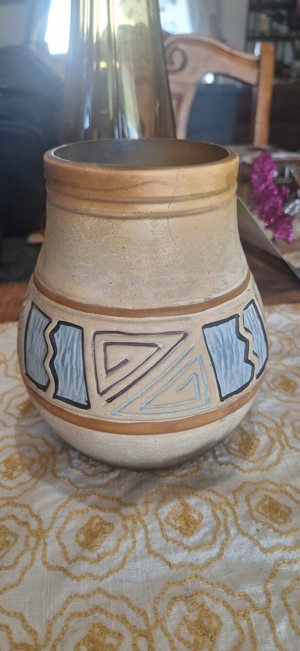 Southwestern Pottery Jar Vase Clay Signed 6.25" x 5.5" Artisan Signed Handmade